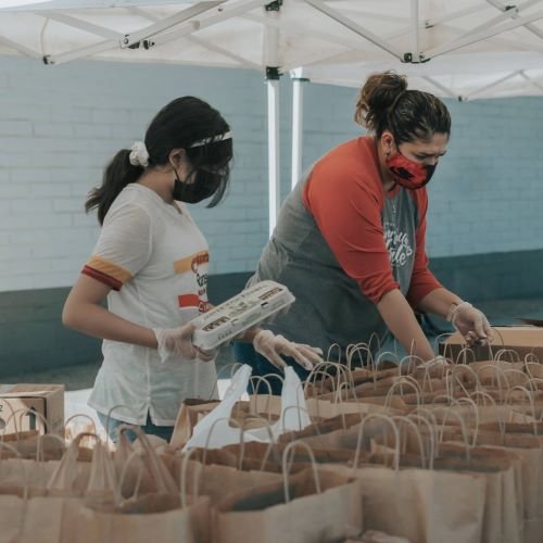 What Are The Best Ways To Volunteer During The Christmas Season?